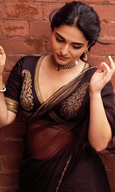 Kayadu Lohar Radiates Elegance in Stunning Saree Look