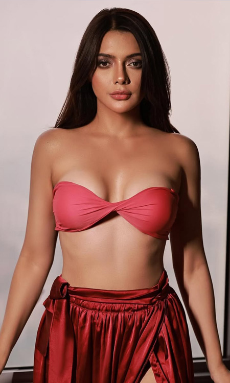 Ruhi Singh Shines in Red Hot Look