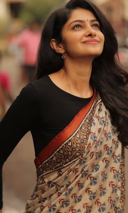 Manasa Varanasi’s Radiant Traditional Look and Rising Career