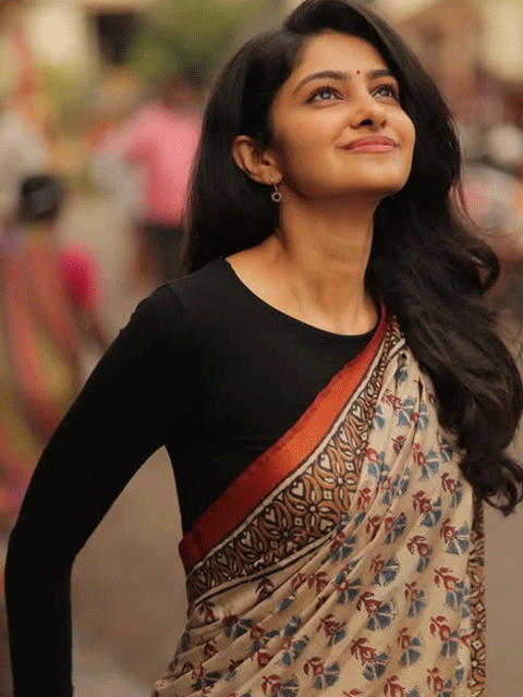 Manasa Varanasi’s Radiant Traditional Look and Rising Career