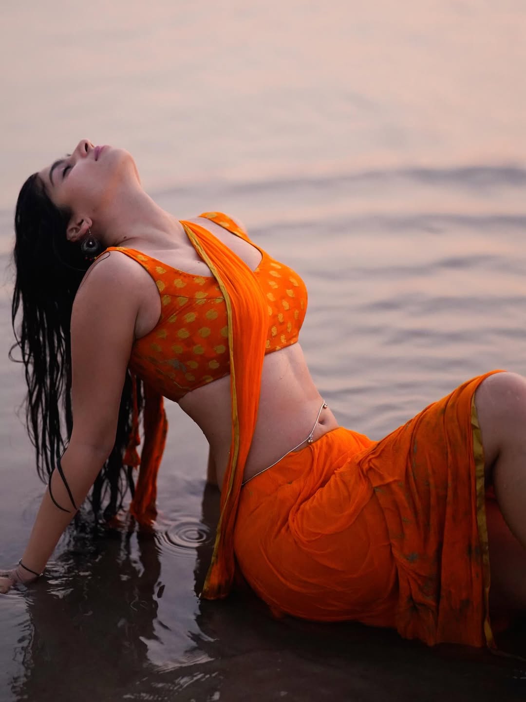 Rose Sardanas Traditional Beach Look Blends Elegance With Modern Charm