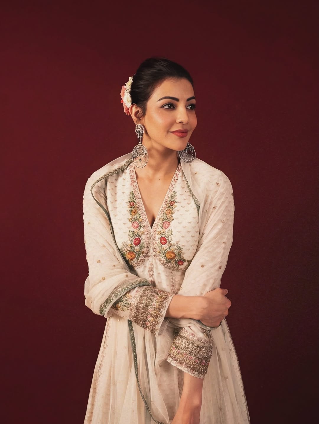 Kajal Aggarwal Kitchlus Elegant Anarkali Look Defines Timeless Beauty