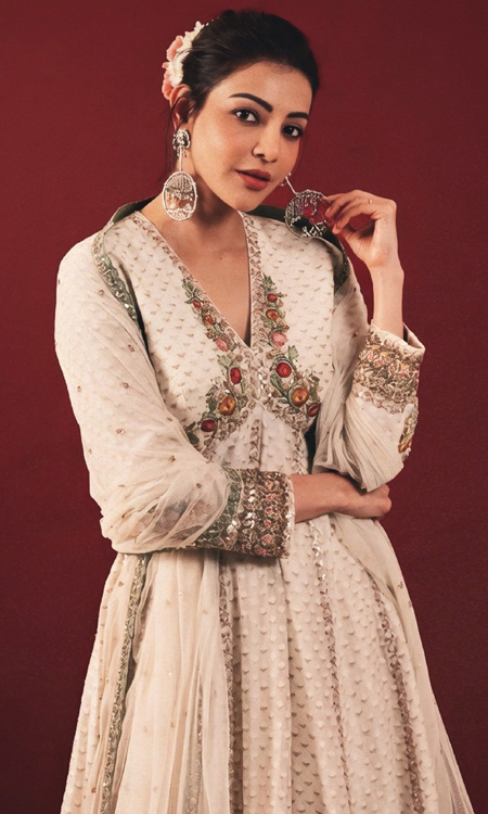 Kajal Aggarwal Kitchlus Elegant Anarkali Look Defines Timeless Beauty