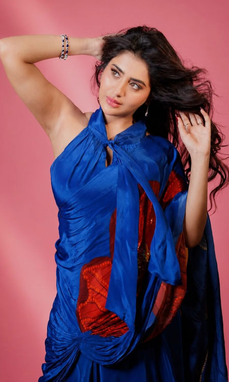 Rashi Singh sets the screen ablaze in royal blue glam