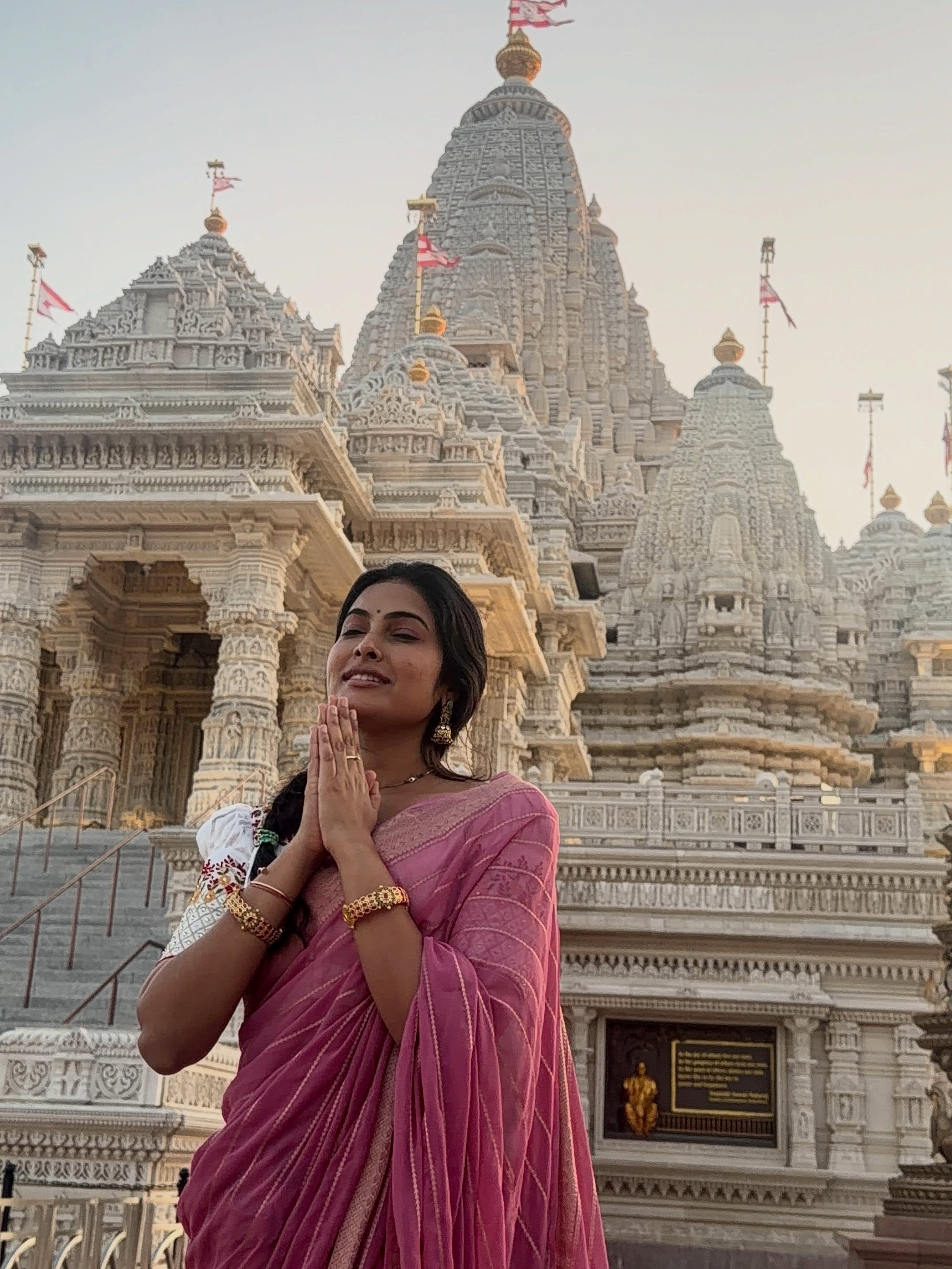 Divi Vadthya Shares a Peaceful Moment at the Iconic BAPS Temple