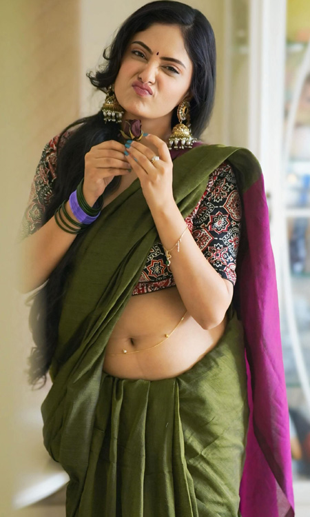 Sanya Thakur Stuns in Olive Green Saree with Traditional Elegance and Glamour
