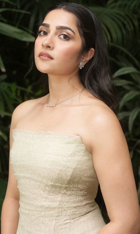 Rukmini Vasanths Mesmerizing Look Steals the Spotlight