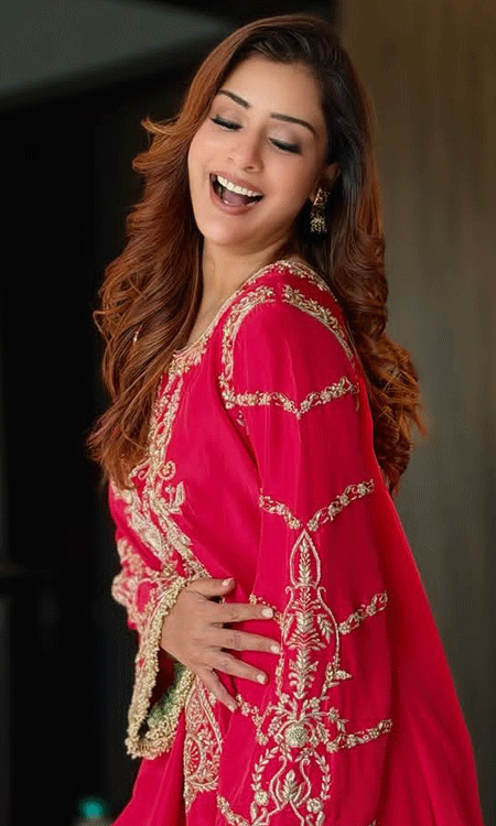 Payal Rajput Radiates Royal Charm in Stunning Magenta Look
