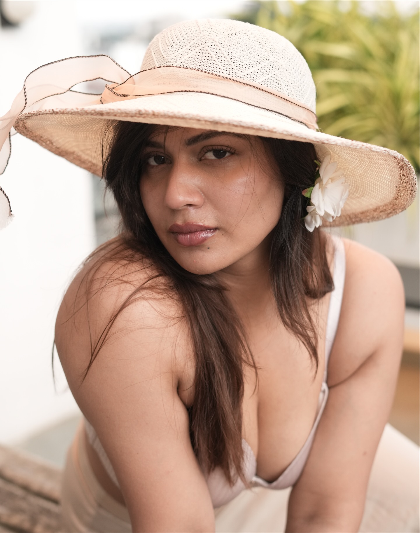 Inaya Sultana Stuns in Dreamy Beige Look With White Flower