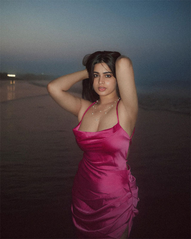 Ayesha Khan Looks Captivating in Gorgeous Backless Pink Dress by the Beach