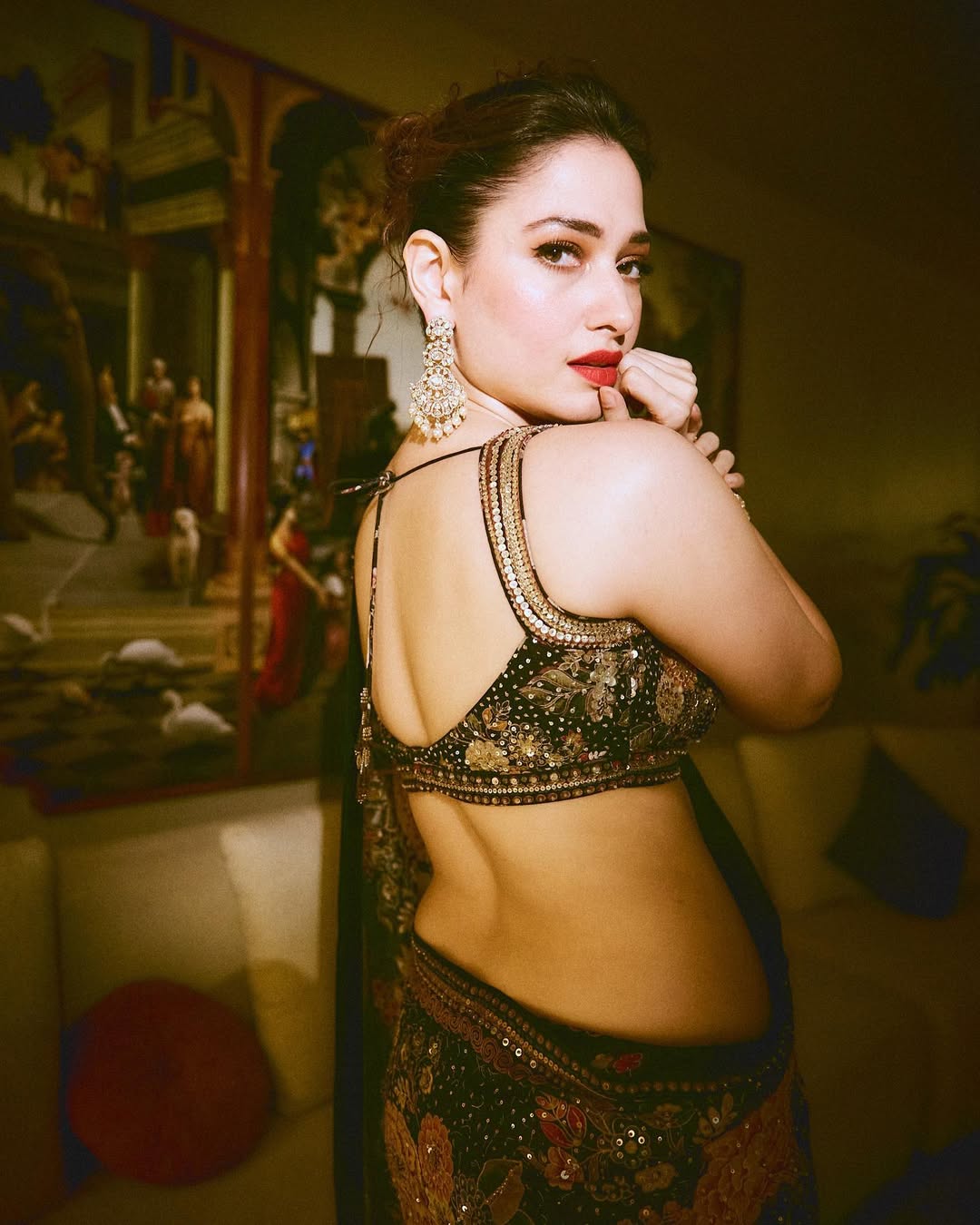 Tamannaah Bhatia Looks Majestic in Gorgeous Black Embroidered Lehenga