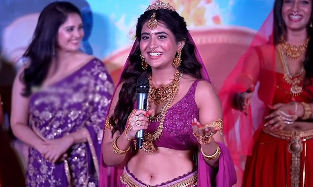 “నా కోసం ఒక్కరైనా లేరా?” - అందరూ ఆమె కోసమేనా? రాశీ సింగ్ మాటలు వైరల్