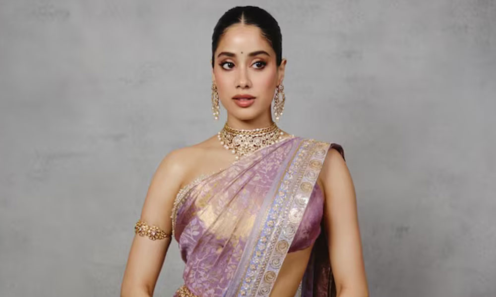 బాలీవుడ్ నుంచి సౌత్ వరకు… జాన్వీ మాస్టర్ ప్లాన్ ఇదేనా?