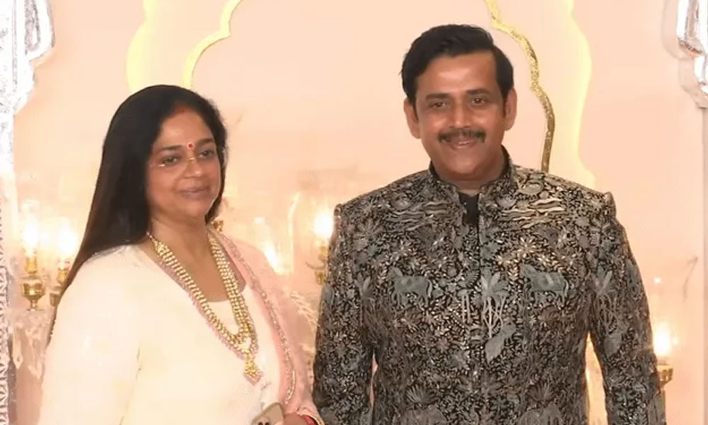 ఇంట్లోనే లాక్ చేసేస్తా నంటూ భ‌ర్త‌కు భార్య వార్నింగ్!