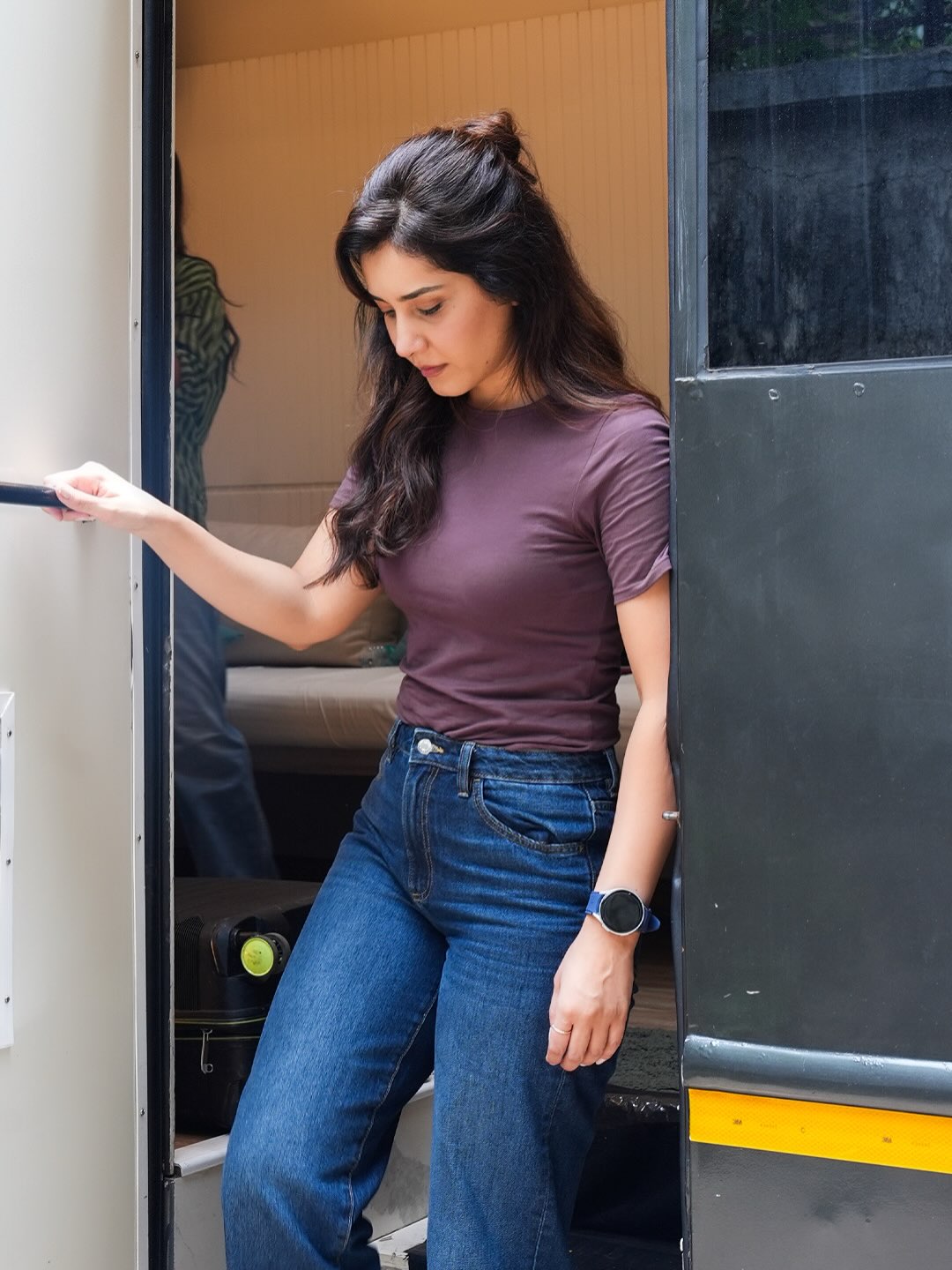 Raashii Khanna’s Relaxed Coffee Moment Wins Hearts Online