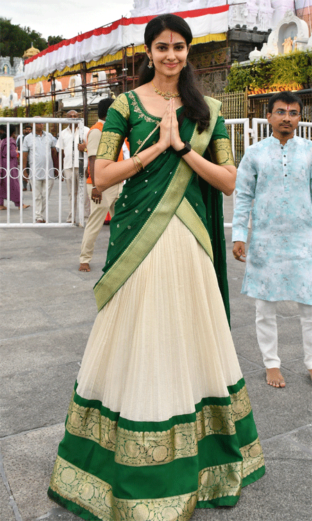 Manasa Varanasi’s Divine Darshan at Tirumala