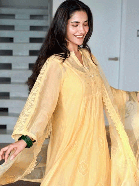 Ruhani Sharma’s Genda Phool  Magic in Yellow