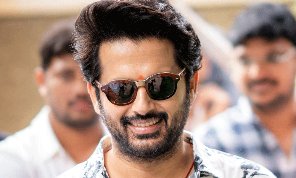 నితిన్ కూడా అలానే వెళితే..