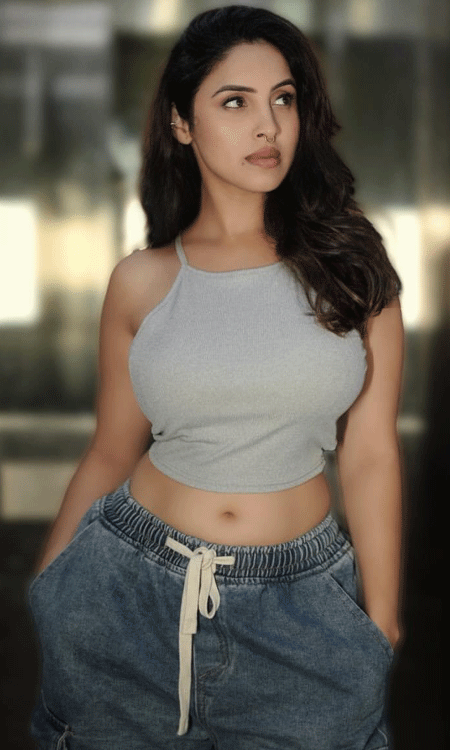 Priyanka Kholgade Exudes Confidence in a Chic Grey Crop Top Look