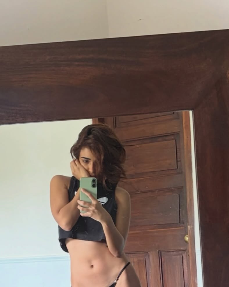 Shalini Pandey Flaunts Her Effortless Style in New Mirror Selfie