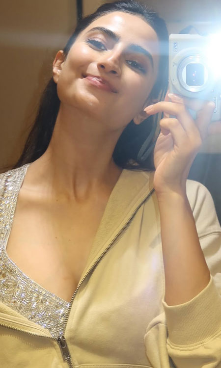 Palak Tiwaris Playful Mirror Selfie