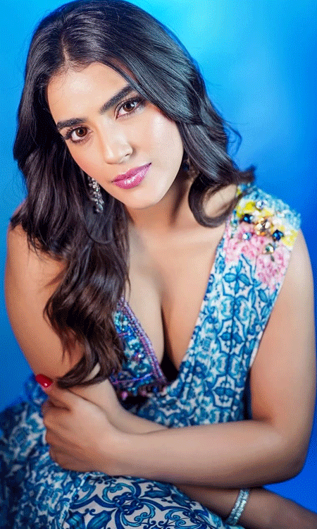 Kavya Thapar Stuns in Blue Floral Look, Celebrates Her Glamorous Style