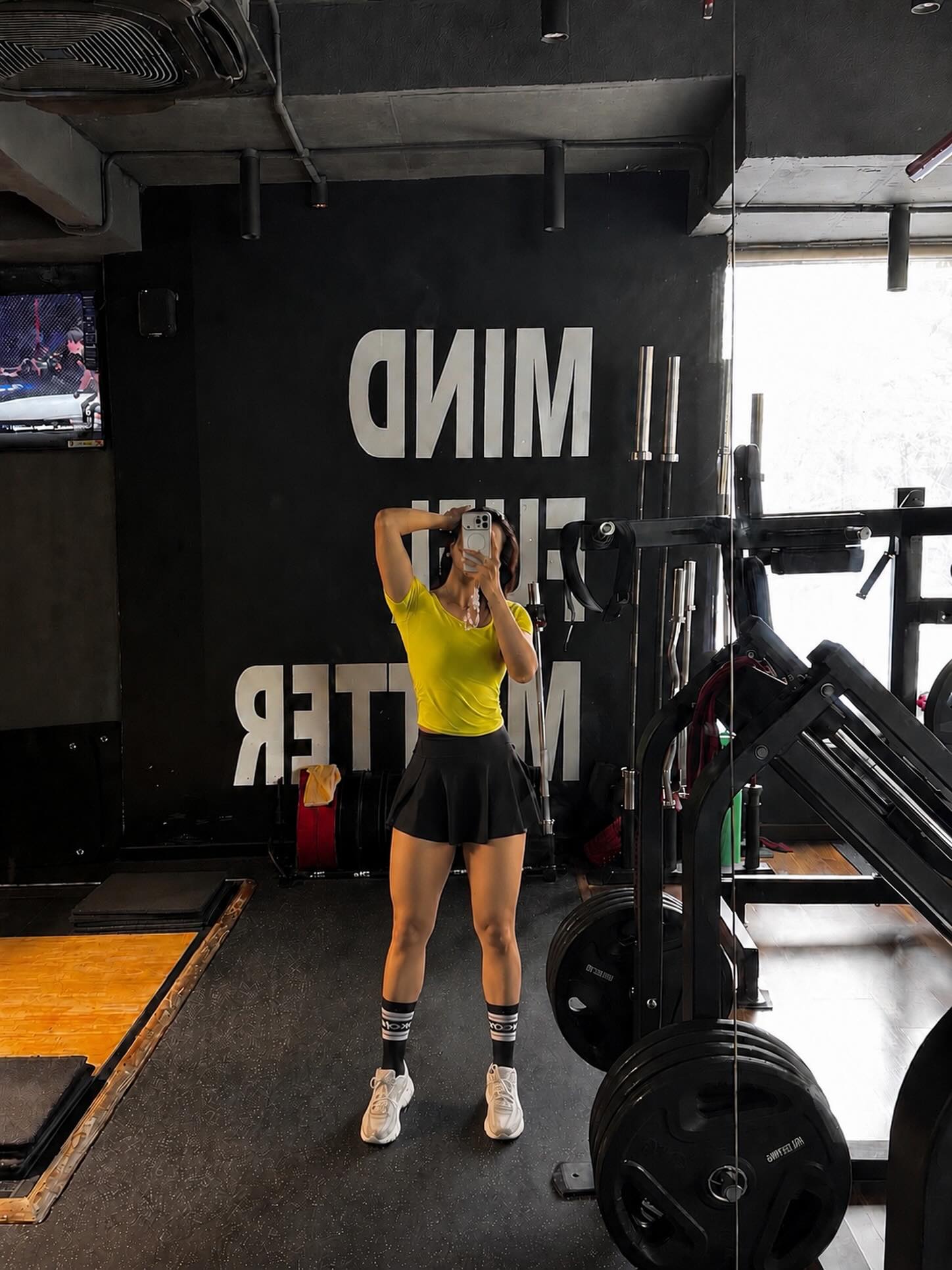 Meera Raaj’s Powerful Gym Mirror Selfie Serves Fitness Goals