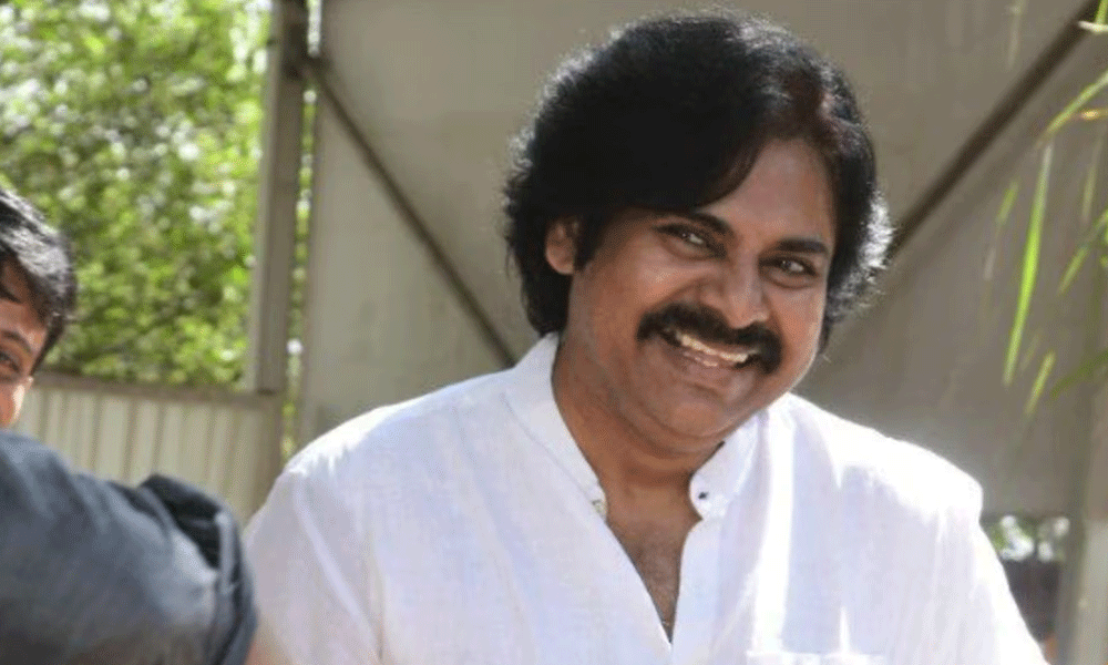 రాష్ట్రానికి దూరంగా పవన్...ఎందుకంటే ? రాష్ట్రానికి దూరంగా పవన్...ఎందుకంటే ?
