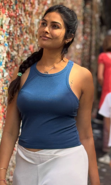 Divi Vadthya Casual Travel Look