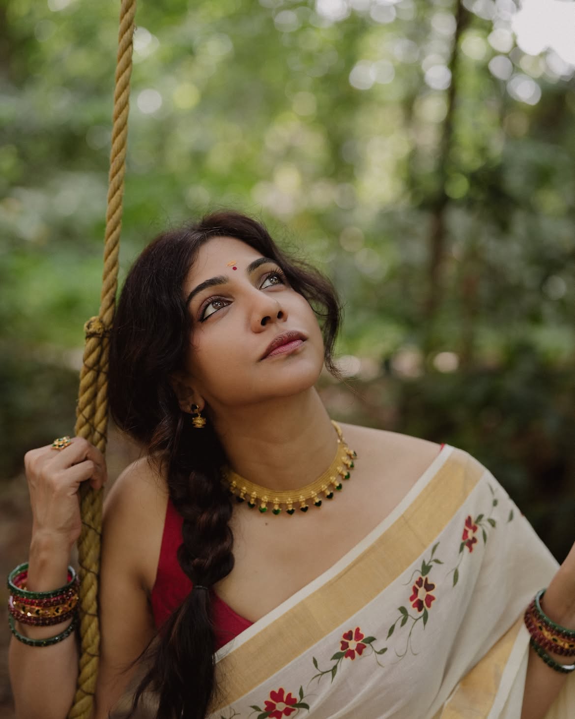 Madonna Sebastian Traditional Onam Saree Photos