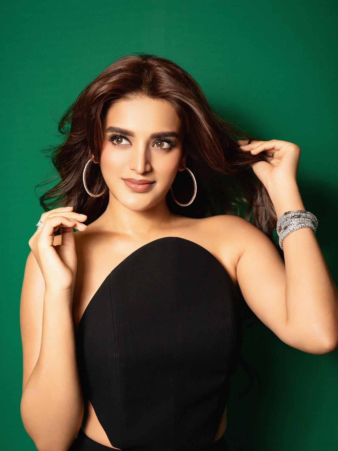 Nidhhi Agerwal Looks Gorgeous In Black Strapless Top