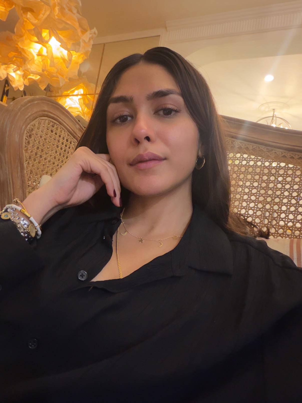Mrunal Thakur Radiates Effortless Charm in Latest Selfie
