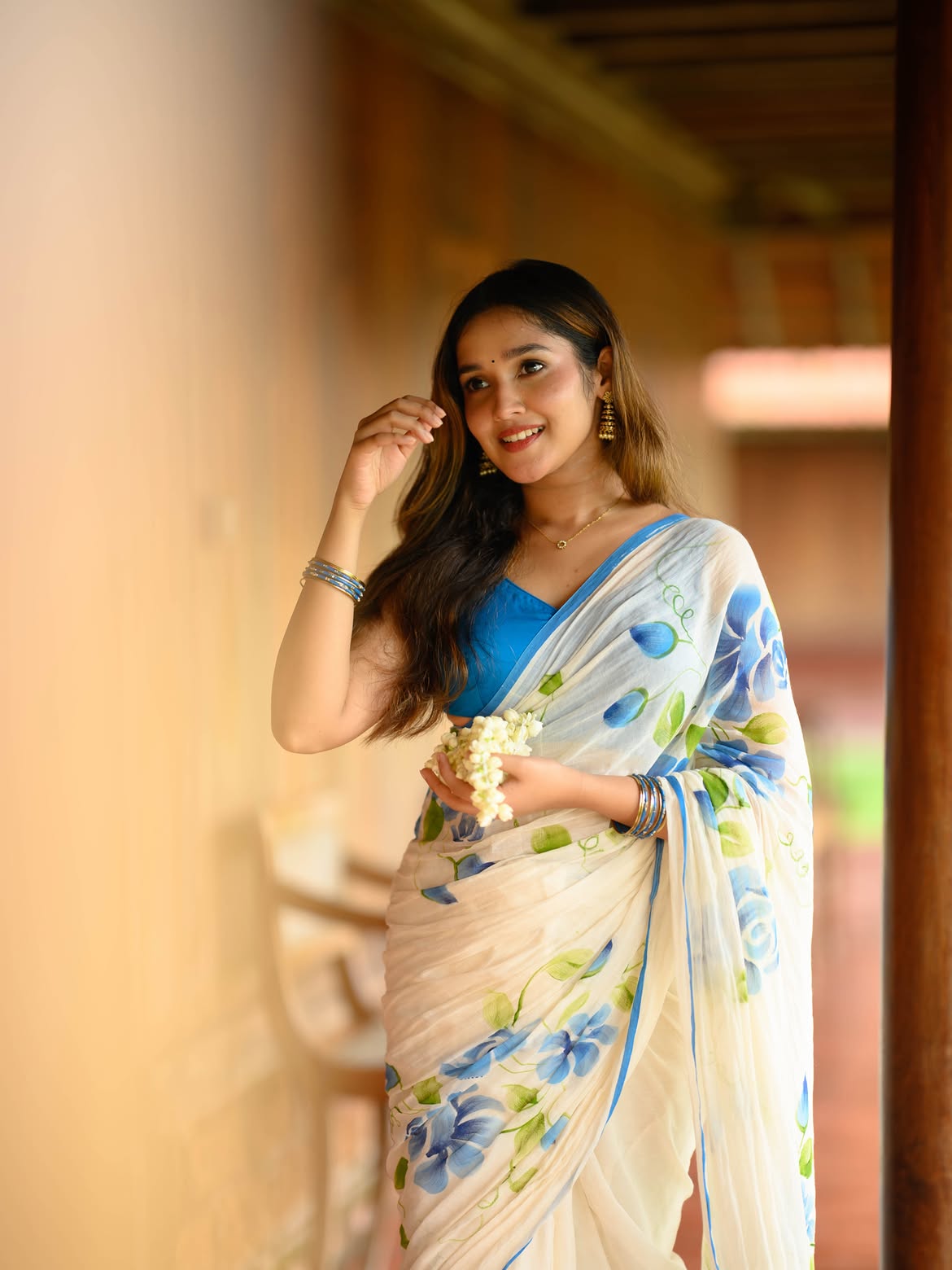 Anikha Surendran Beautiful Onam Saree Look