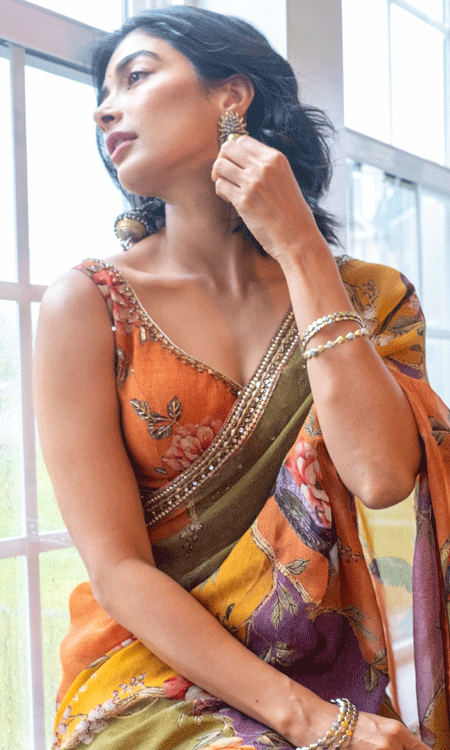 Pooja Hegde Stuns in Vibrant Saree on Onam