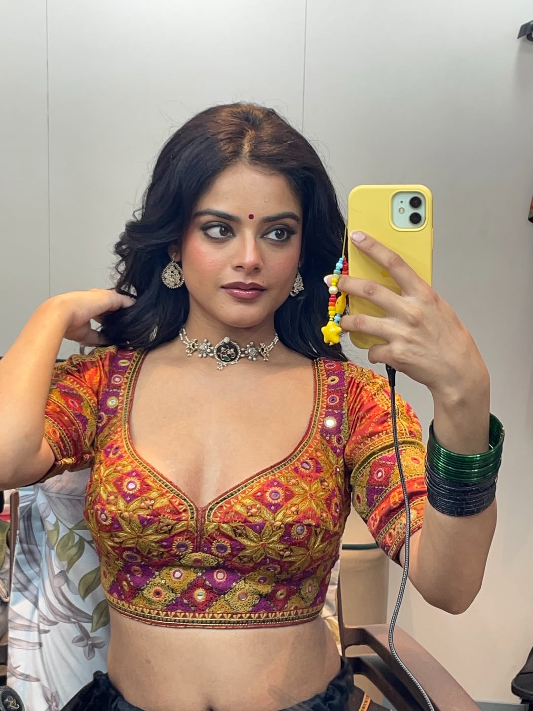 Riddhi Kumar’s Colourful Ethnic Look Is Pure Festive Elegance