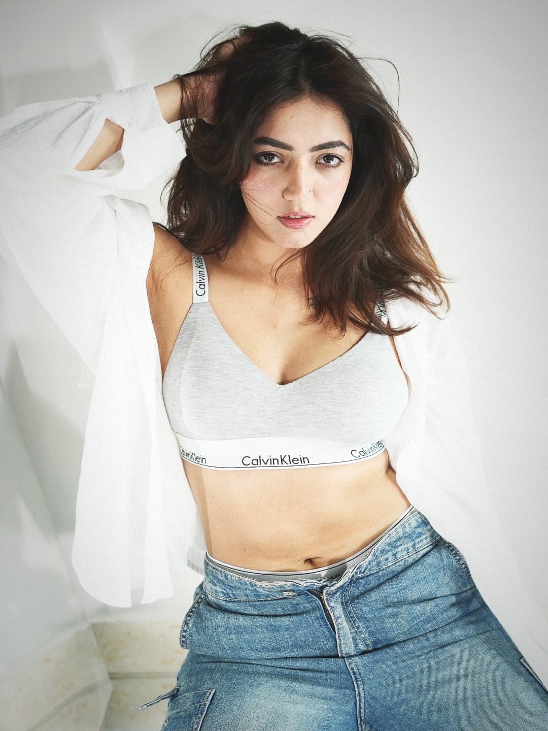 Noor Matharu Turns Heads in Bold Studio Look