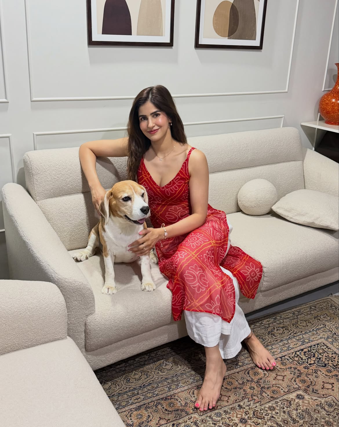 Sakshi Maliks Candid Photo With Her Pet