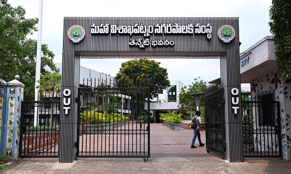 మేయర్ సీటుపై కమ్మ నేతల కన్ను ?