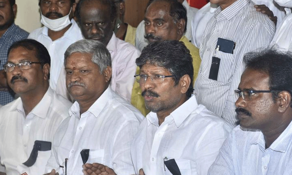 బొప్పరాజుపై తిరుగుబాటు..!? కాకపుట్టిస్తున్న ఉద్యోగ సంఘాల రాజకీయం
