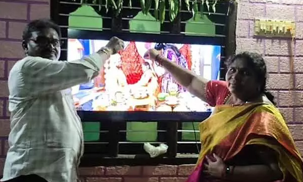 Tupaki Analysis: Indian Parents Must Give Up On Kids Marriages?