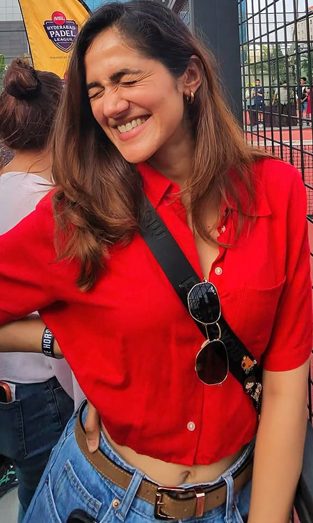 Simran Choudhary Looks Bright and Beautiful in Red