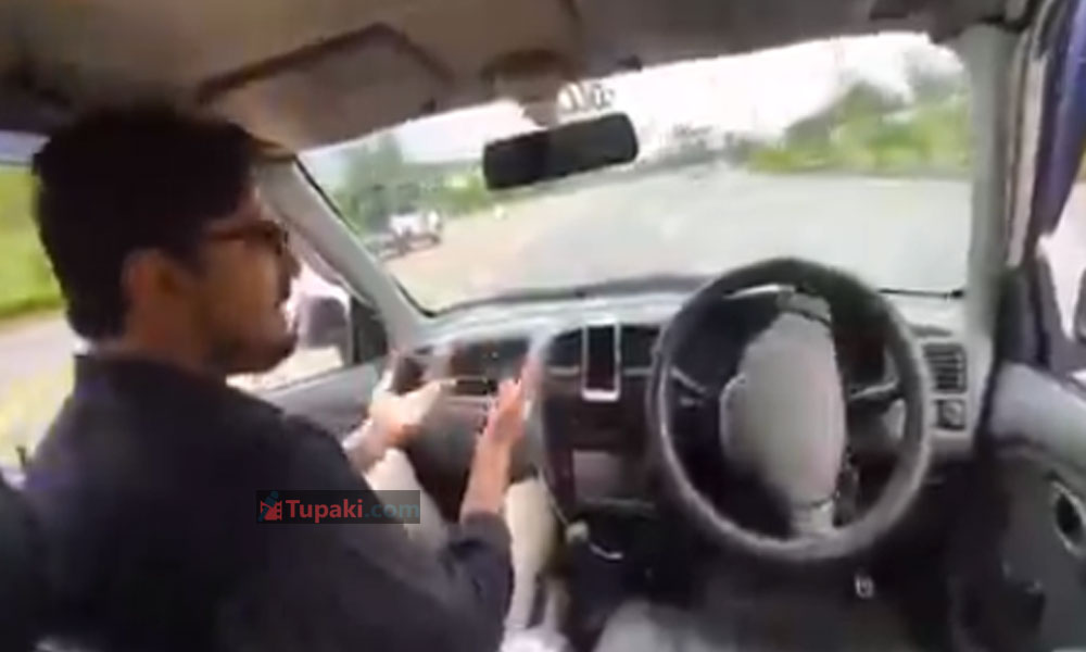 పాకిస్థాన్‌ డ్రైవర్‌లెస్‌ కారు.. గొప్పగా చెప్పుకోబోయి నవ్వులపాలు!