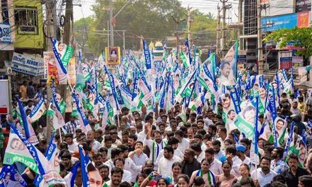 గ్రౌండ్ లో వైసీపీని ఖాళీ చేయించే వ్యూహం ?