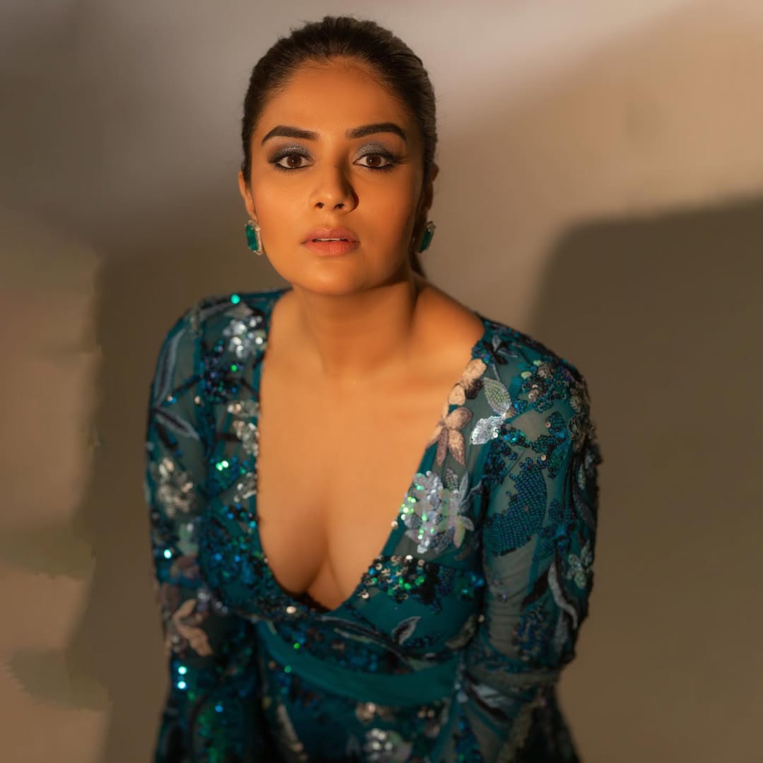 Sreemukhi Raises the Glamour Quotient With Her Elegant Teal Look