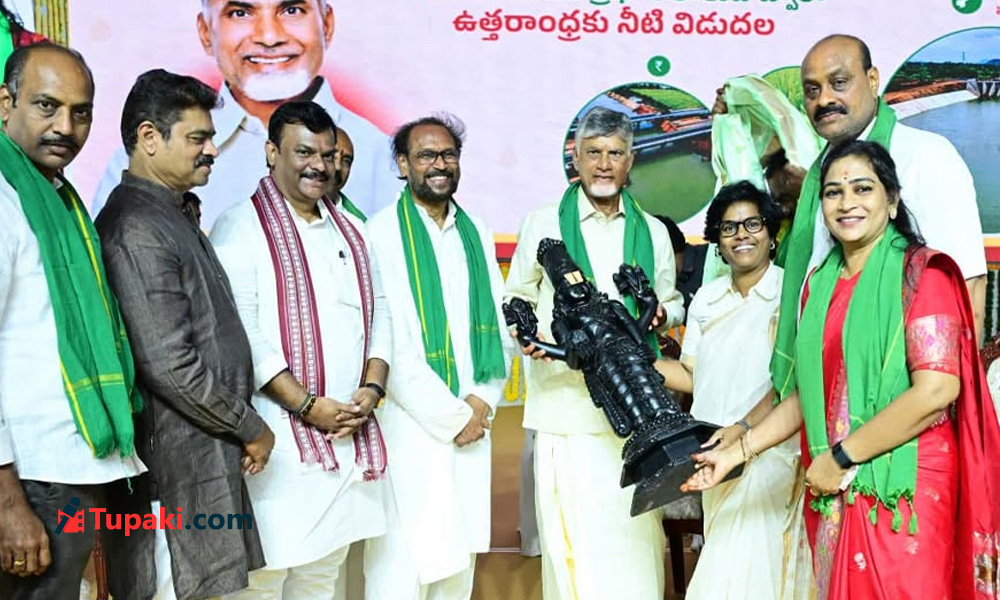 వైఎస్ వర్ధంతి వేళ వైఎస్ సన్నిహితుడు బాబుతో !