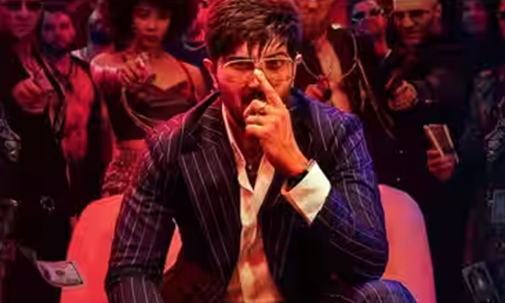 ఐదు భాషల రిలీజ్ కోసం వాయిదా.. తొలి షోకే డబ్బింగ్ వెర్షన్లు రాలేదు!