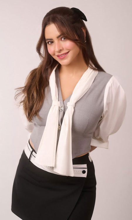 Aamna Sharif in a Classic Black-and-White Look
