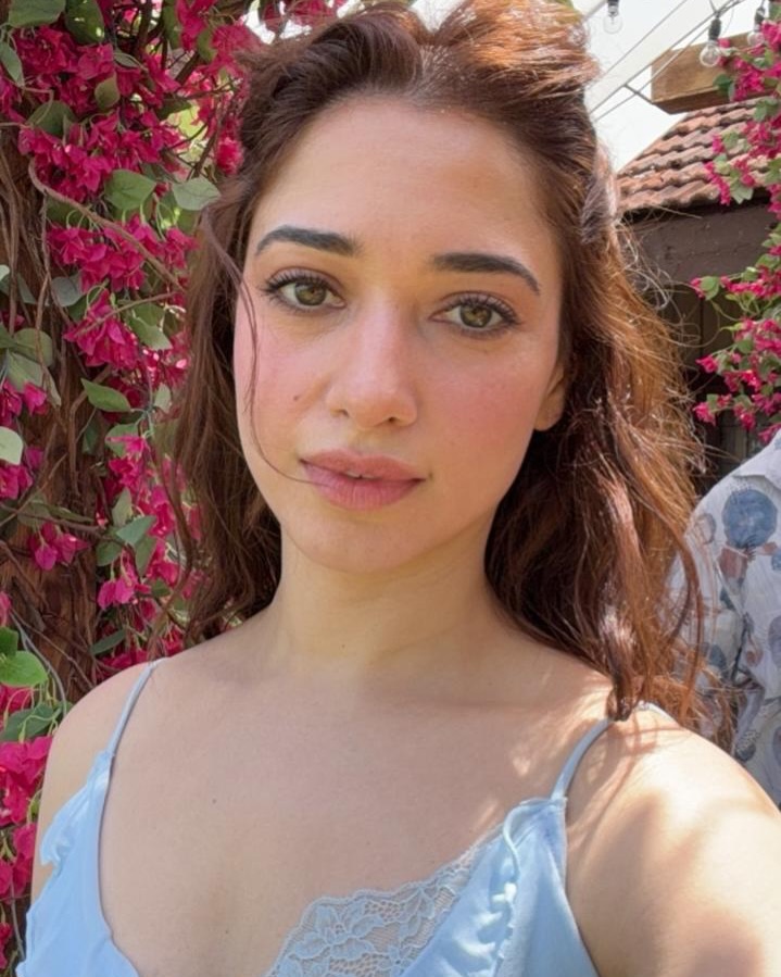 Tamannaah Bhatia Shares a Happy Moment While Promoting Samjho Na