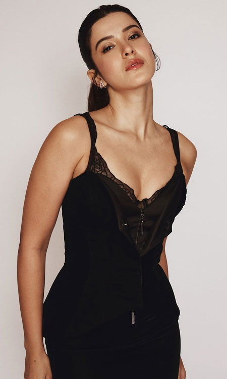Shanaya Kapoor Stuns in Chic Black Velvet Look