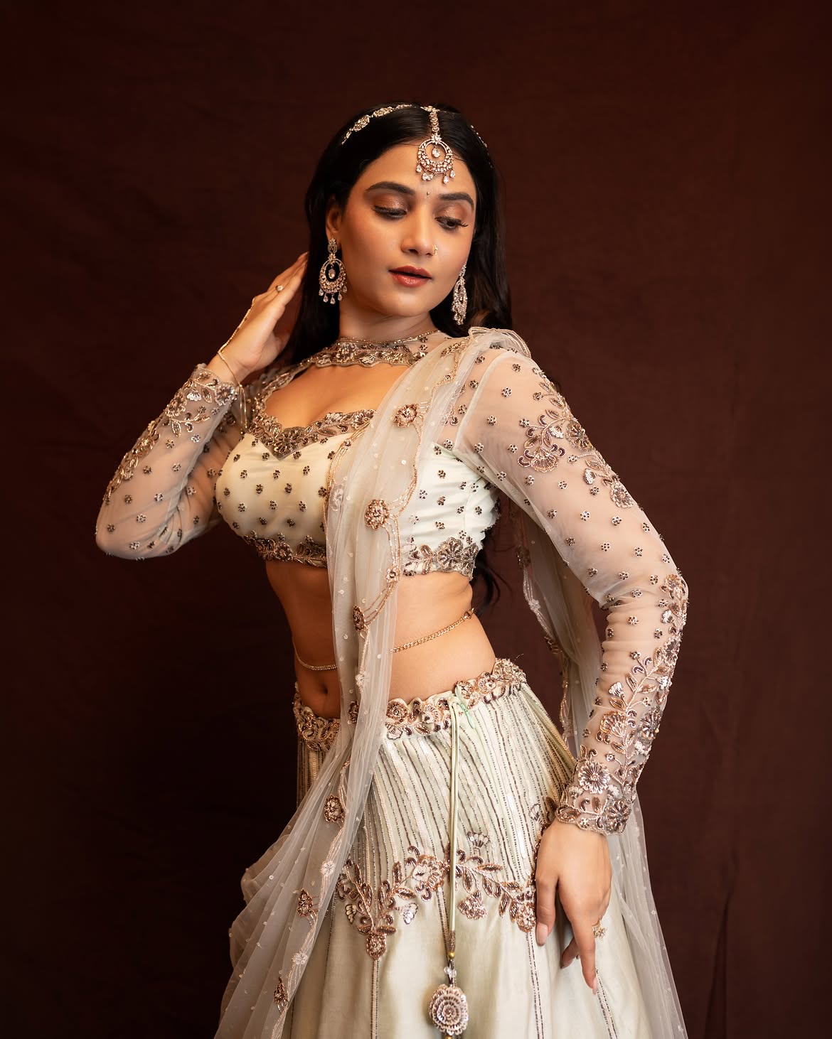 Prisha R Singh Looks Ethereal In Traditional Avatar